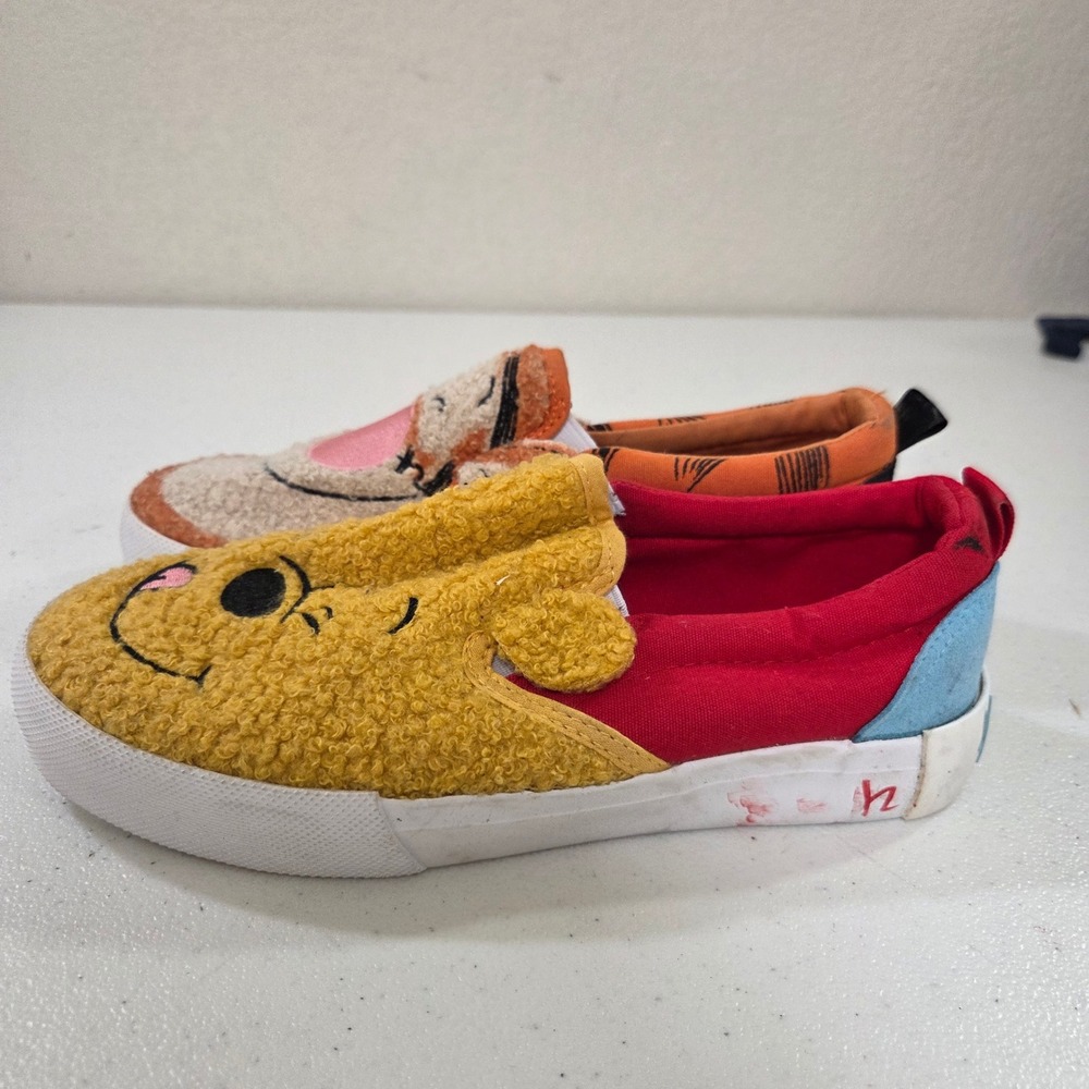 Disney Winnie the Pooh Tigger Ground Up Mismatched Slip On Sneakers Kids Size 9